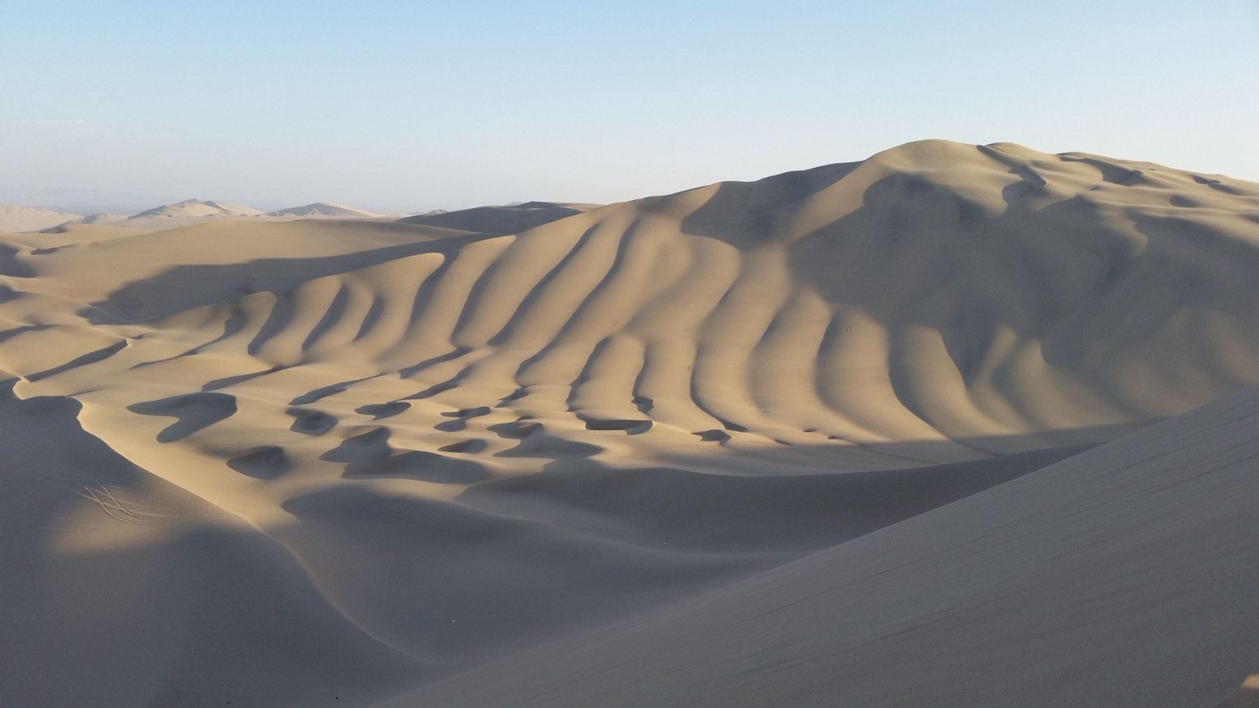 Dunas de Huacachina donde se hace la bajada en bola inflable